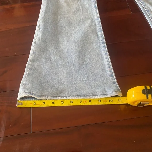 EXPRESS 70’s Mis Rise Distressed Flare Jeans - Picture 3 of 7